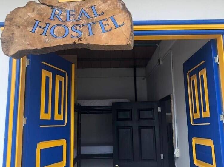 Real Hostel