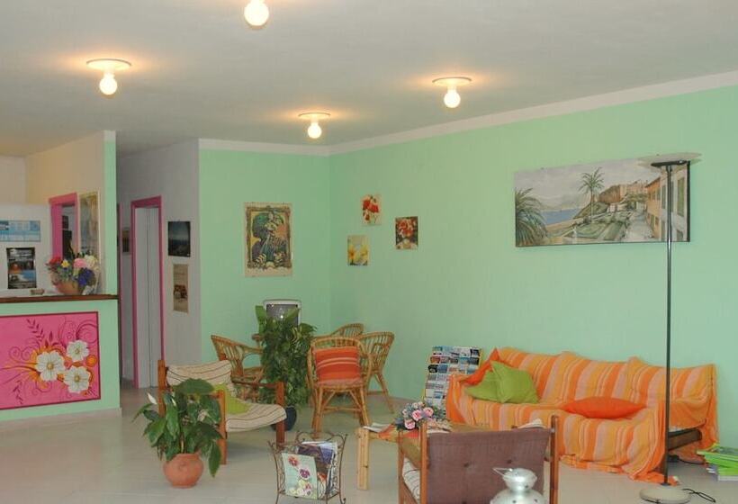 레지던스 La Turistica