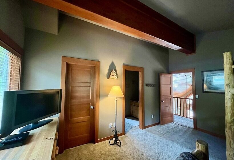 River Rock Mountain Cabin