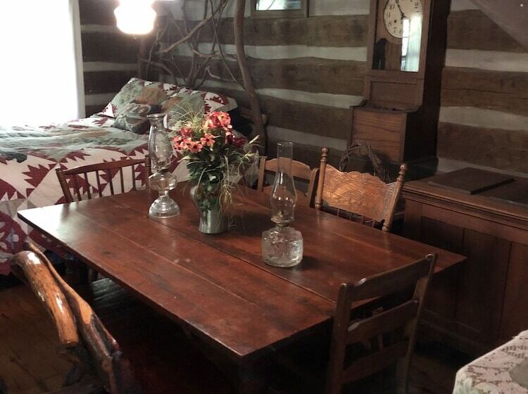 Smokey Mtn. Romantic Handcrafted Cabins