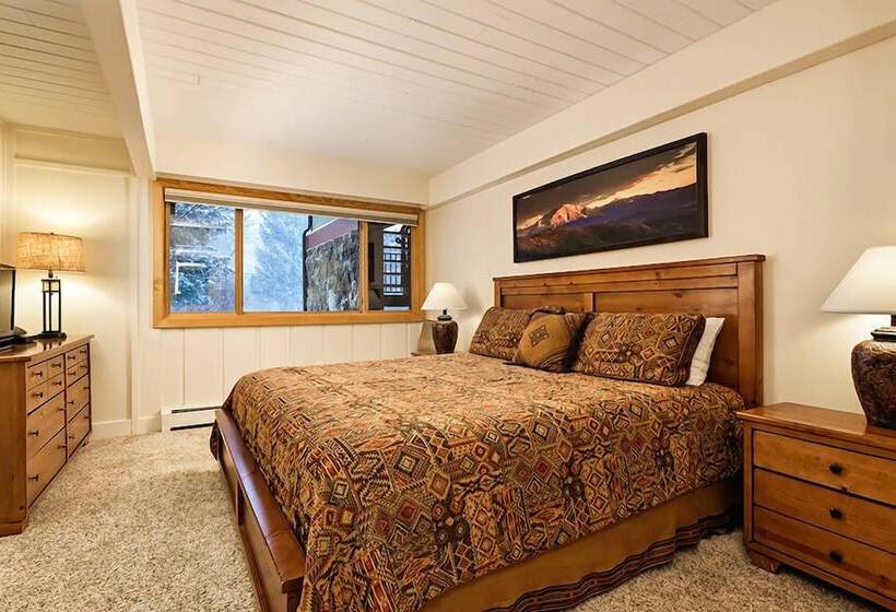 Stonebridge Condominiums