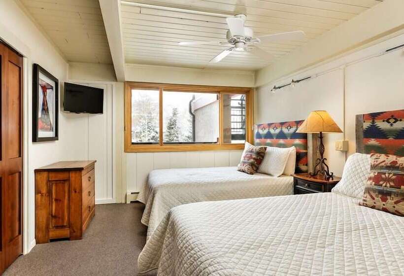 Stonebridge Condominiums