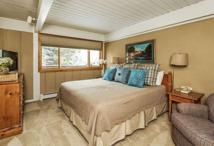 Stonebridge Condominiums