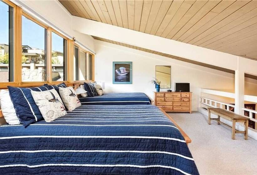 Stonebridge Condominiums