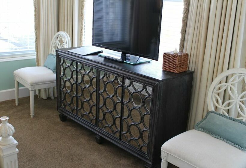 Providence Manor House Bed & Breakfast