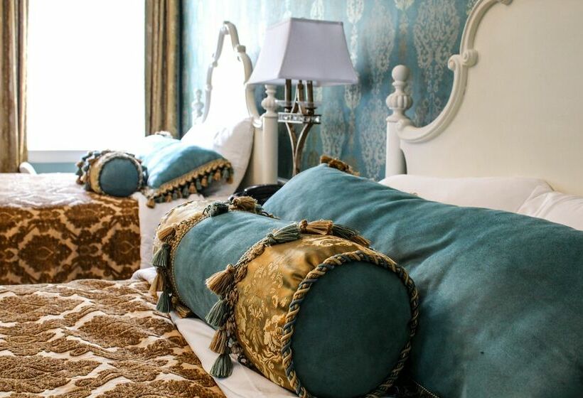 Providence Manor House Bed & Breakfast