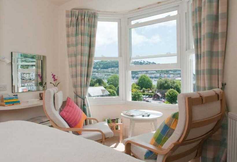 The Cottage, 13 Clarence Hill