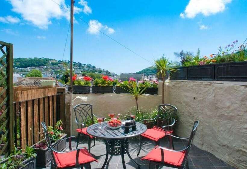 The Cottage, 13 Clarence Hill