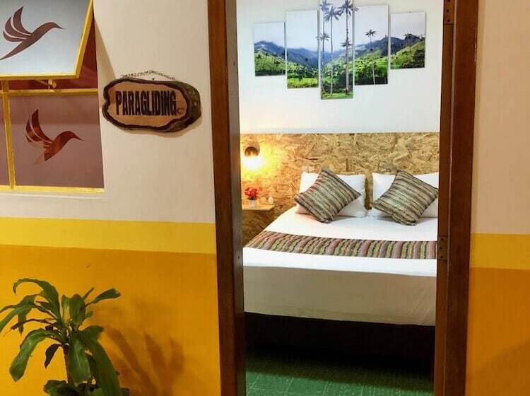 Traveler Hostel