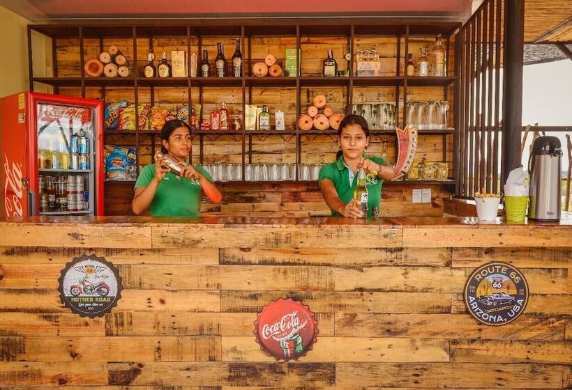 Tubo Hotel La Tatacoa   Campsite