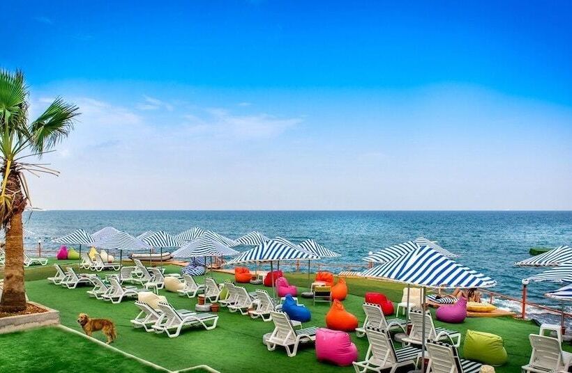 Veran Hotel Beach Club Restaurant