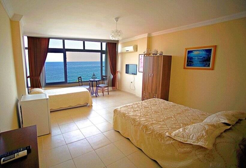 Veran Hotel Beach Club Restaurant