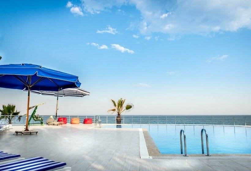 Veran Hotel Beach Club Restaurant