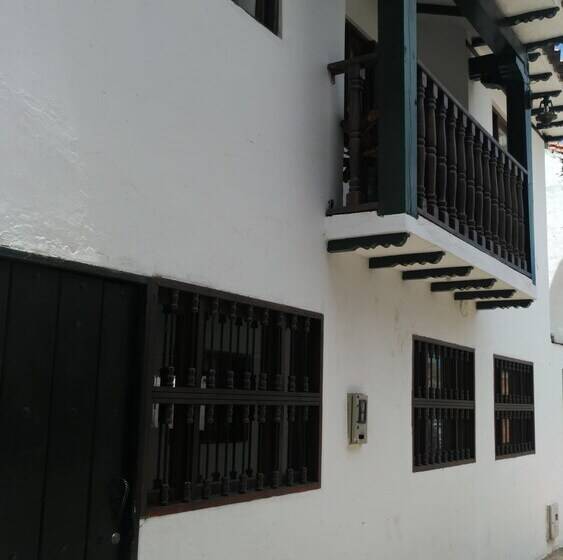 Villa Paraíso   Hostel