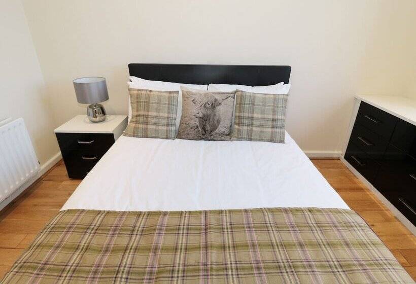 Walworth Castle Lodge