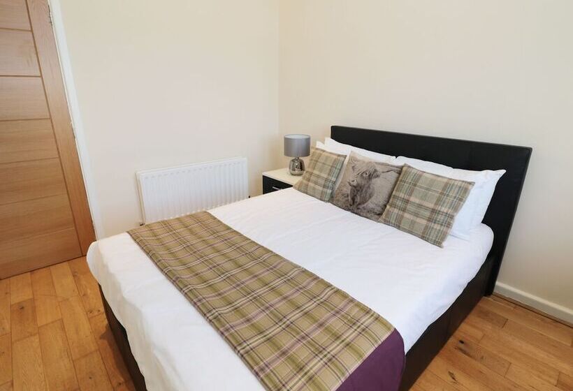 Walworth Castle Lodge