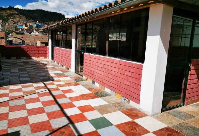 Wayra Hotel   Hostel