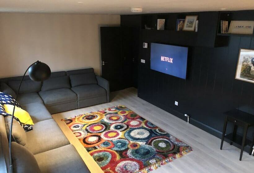 Westport Coastal Lodge