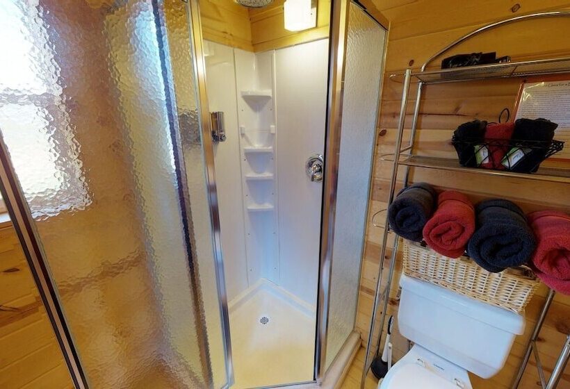 White Cabin Cozy Secluded Cabin