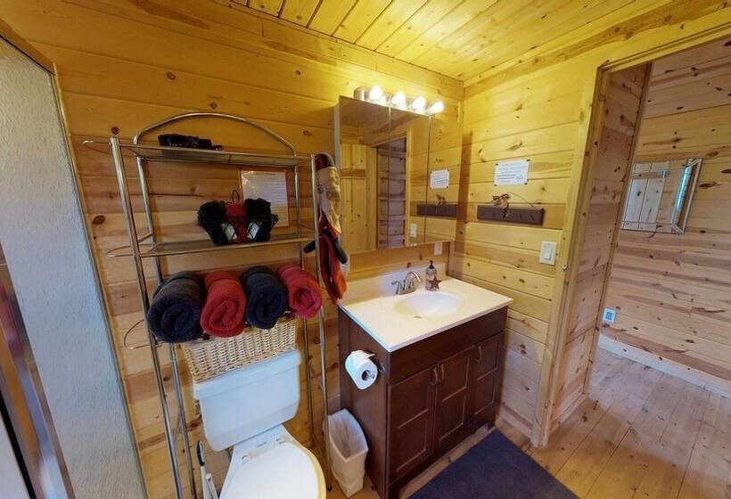 White Cabin Cozy Secluded Cabin