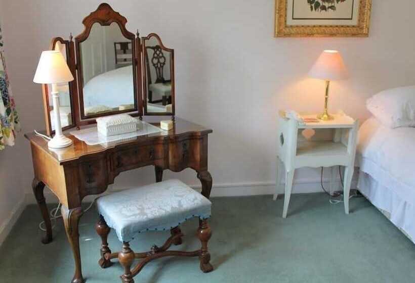 Winterbourne Cottage