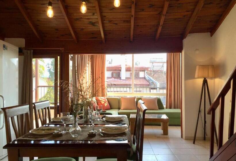 Amigo Apartments