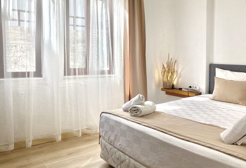 Amigo Apartments