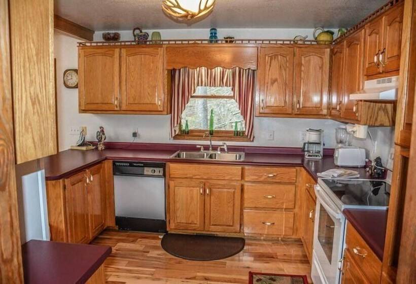 Beavers Mountain Escape