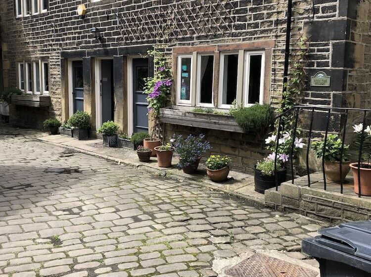 住宿加早餐  Over The Bridge