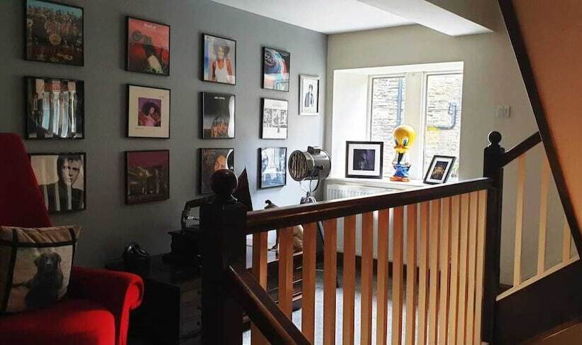 住宿加早餐  Over The Bridge