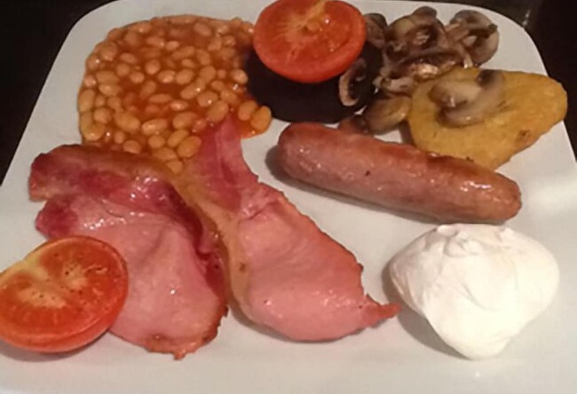 住宿加早餐  Over The Bridge