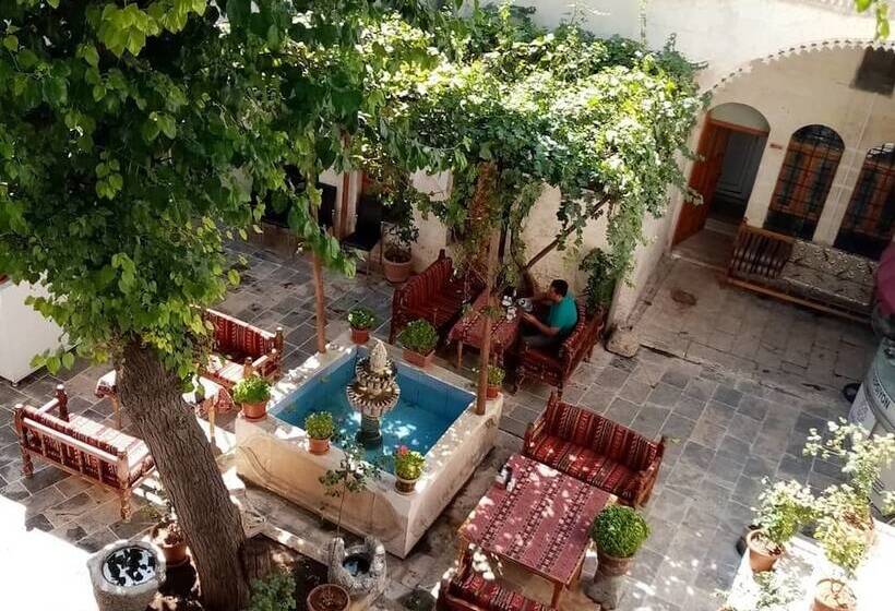 تختخواب و صبحانه Sark Ciragan Konak Butik Otel