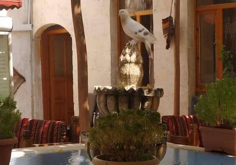 تختخواب و صبحانه Sark Ciragan Konak Butik Otel