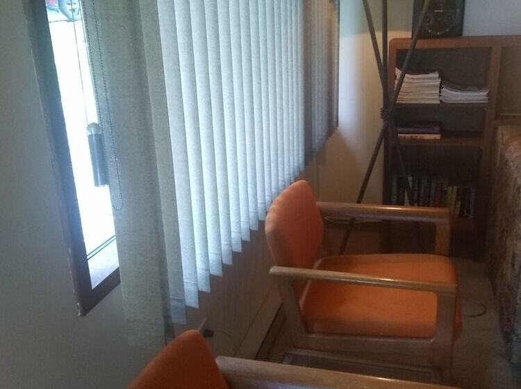 تختخواب و صبحانه Tanglewood Suites