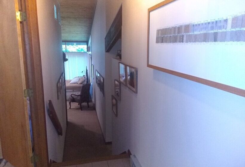 تختخواب و صبحانه Tanglewood Suites