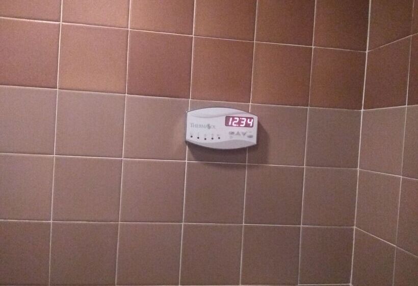 تختخواب و صبحانه Tanglewood Suites