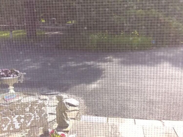 تختخواب و صبحانه Tanglewood Suites