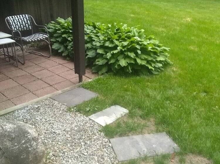 تختخواب و صبحانه Tanglewood Suites