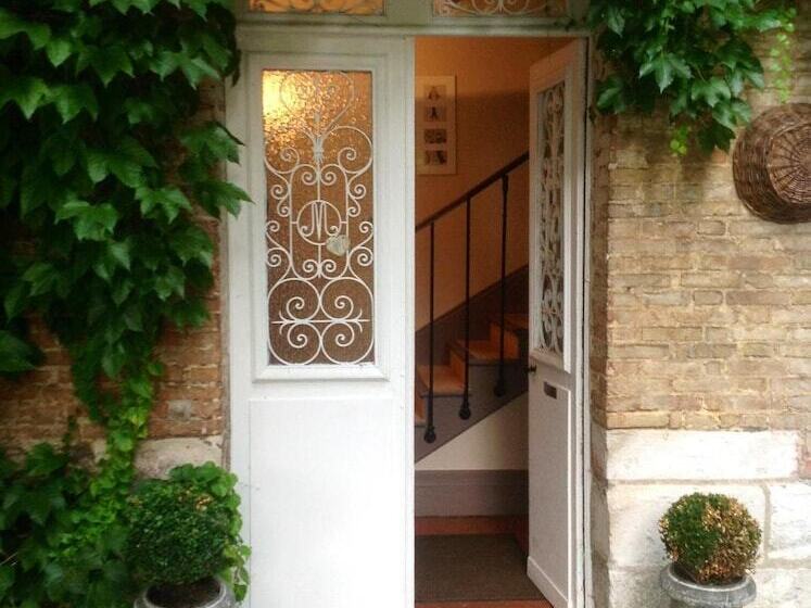 ベッドアンドブレックファースト Villa Aliénor