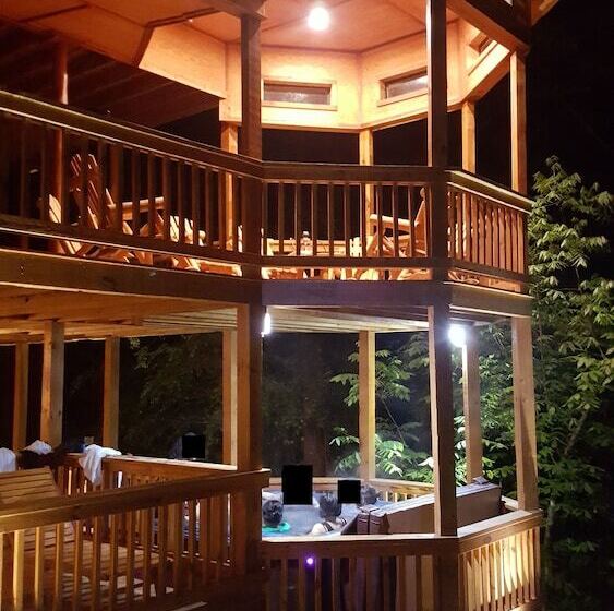 Brokenbowadventures.com