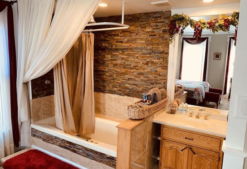 Centennial Inn Bed & Breakfast
