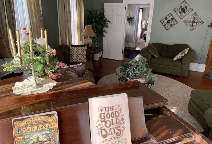 Centennial Inn Bed & Breakfast