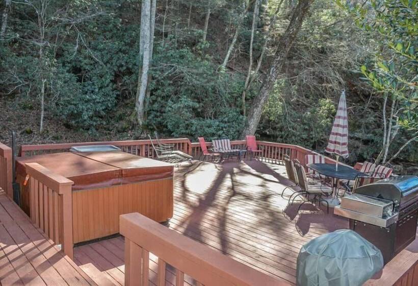 Creekside Retreat