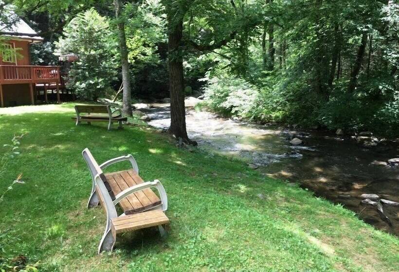 Creekside Retreat