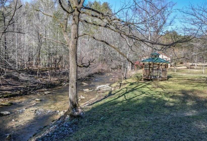 Creekside Retreat