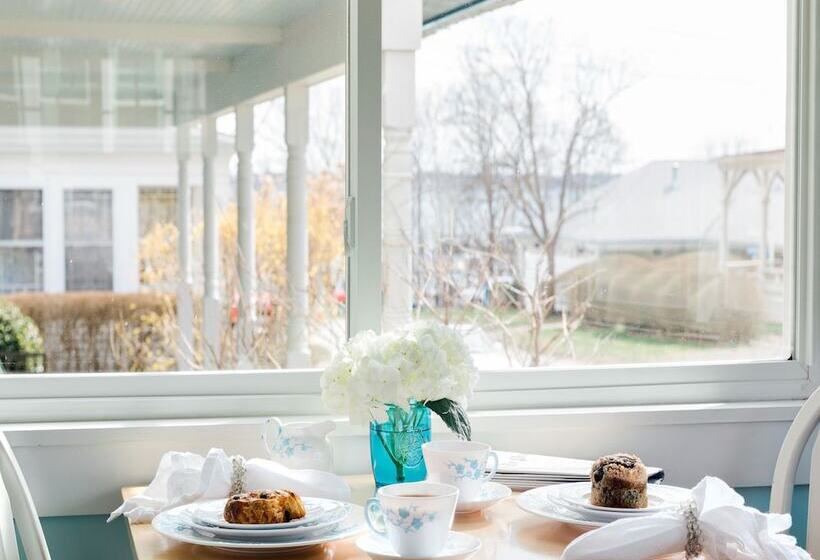 East Bay Bed & Breakfast