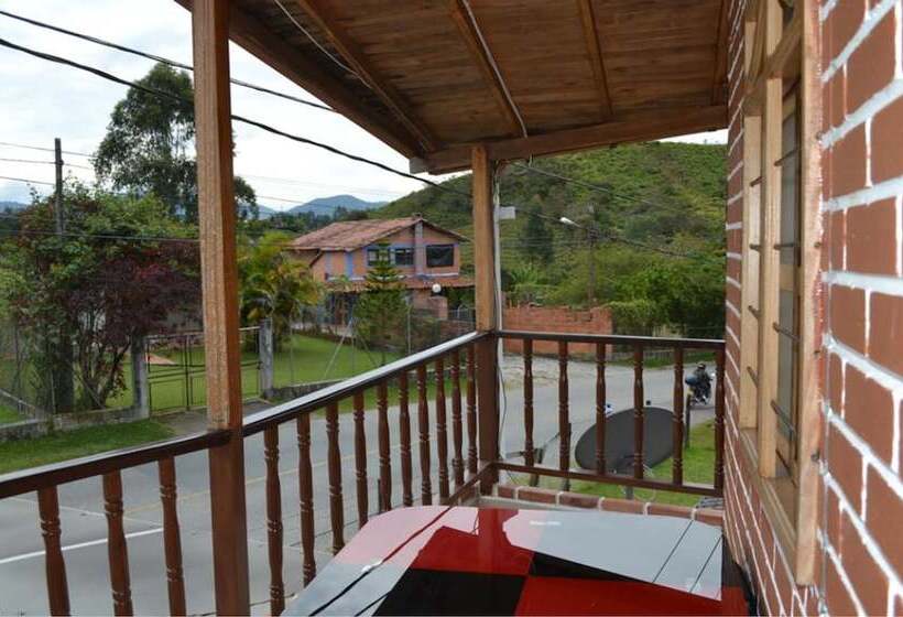 El Hostal De Liz   Hostel