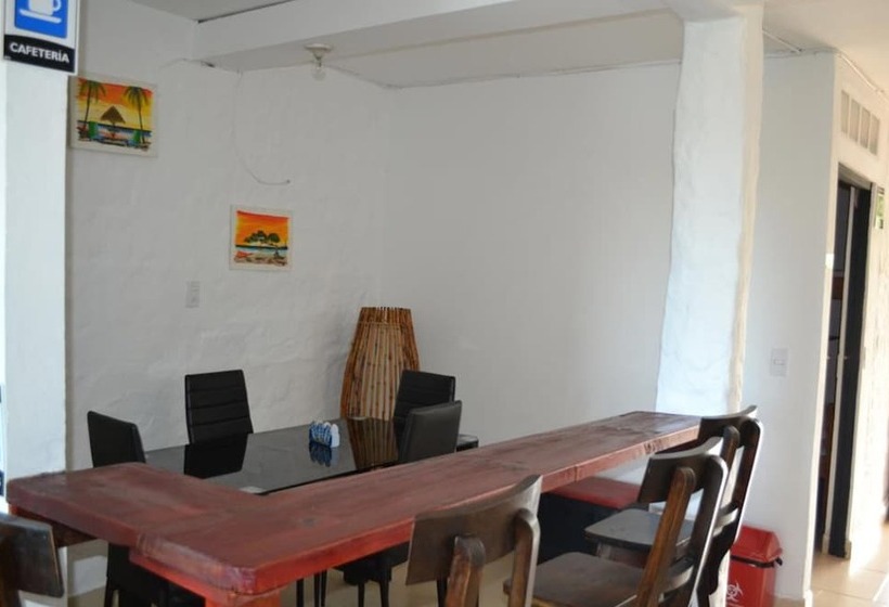 El Hostal De Liz   Hostel