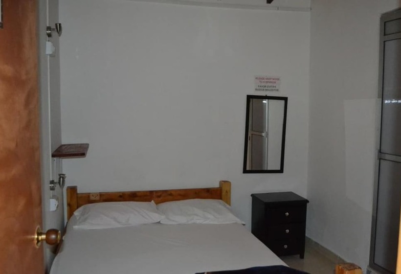 El Hostal De Liz   Hostel