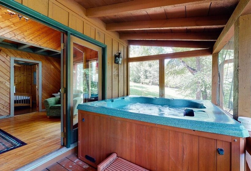Fish Trap Cabin